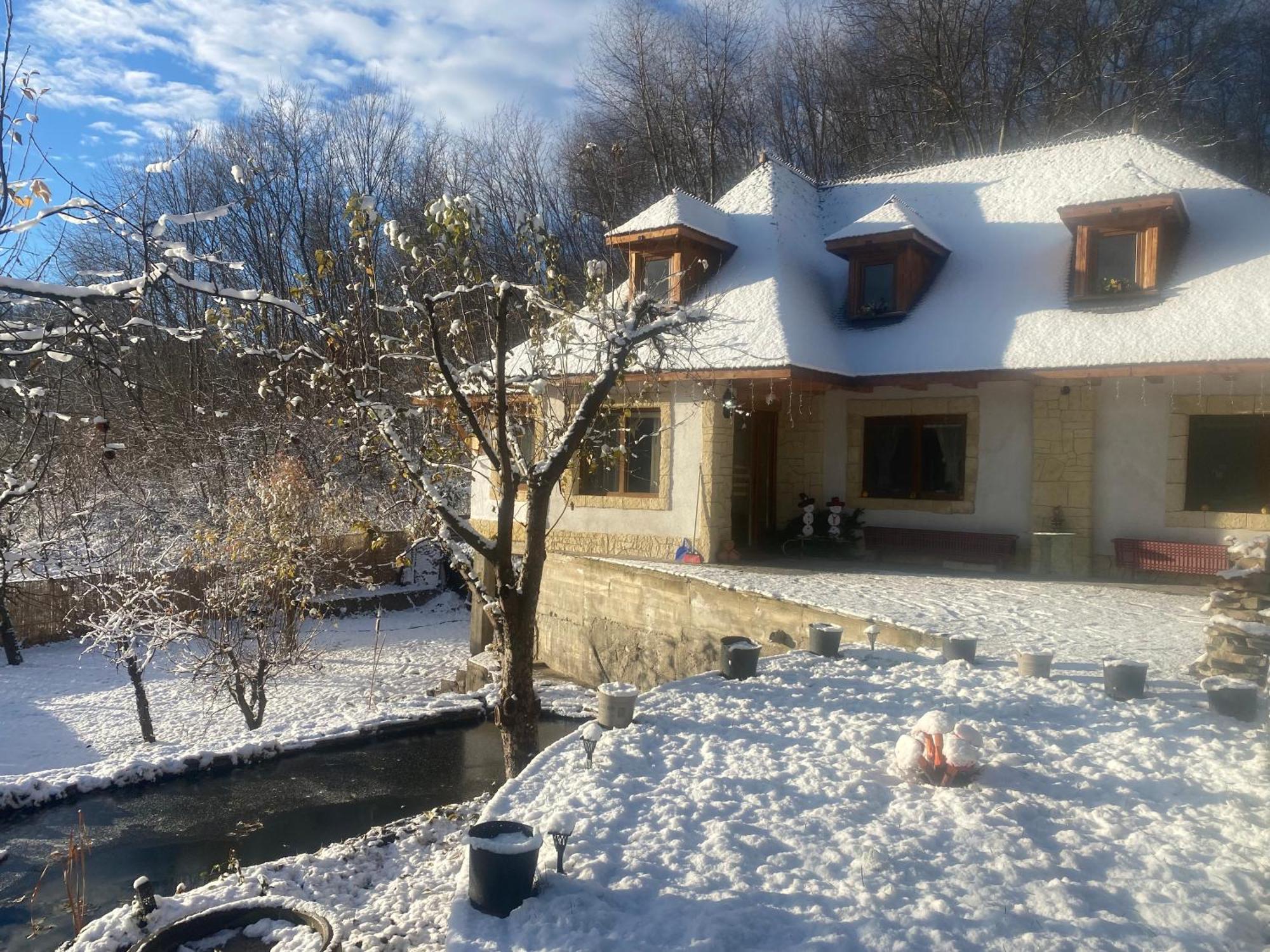 Casa Cu Sindrila Βίλα Vălenii de Munte Εξωτερικό φωτογραφία