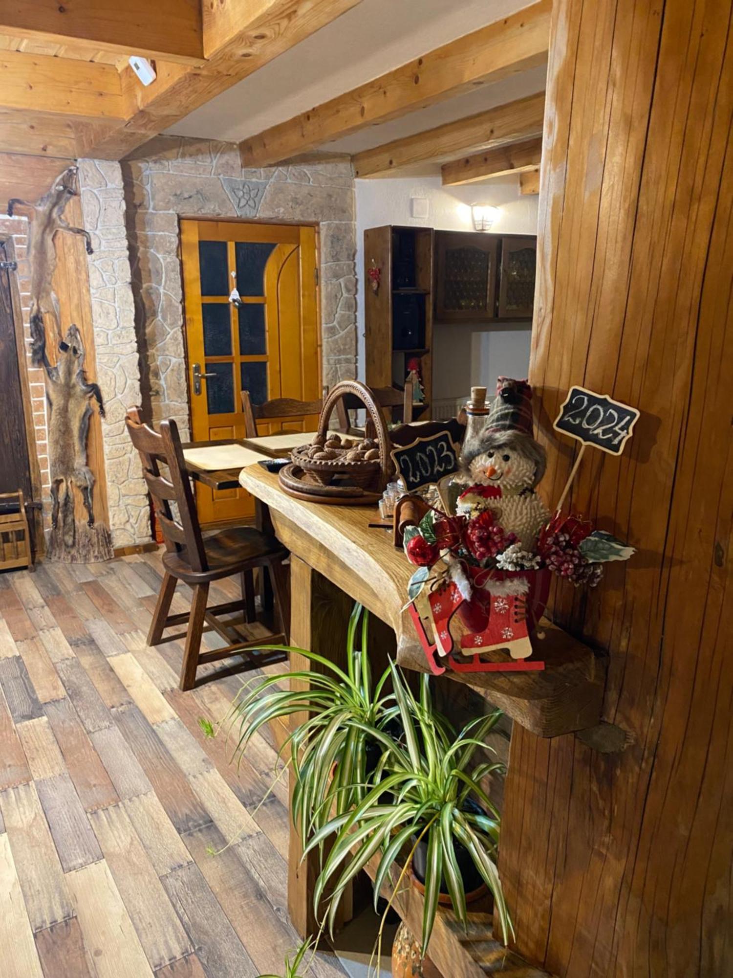 Casa Cu Sindrila Βίλα Vălenii de Munte Εξωτερικό φωτογραφία