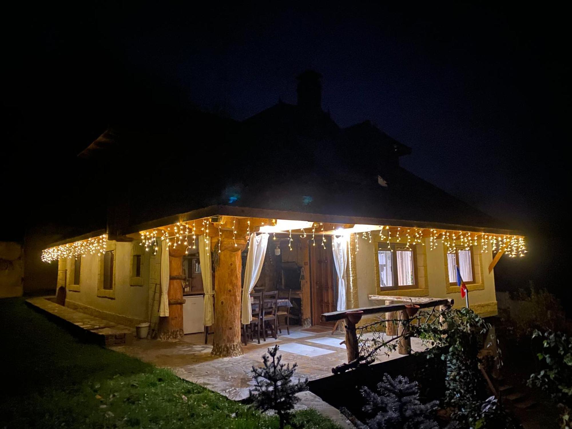 Casa Cu Sindrila Βίλα Vălenii de Munte Εξωτερικό φωτογραφία