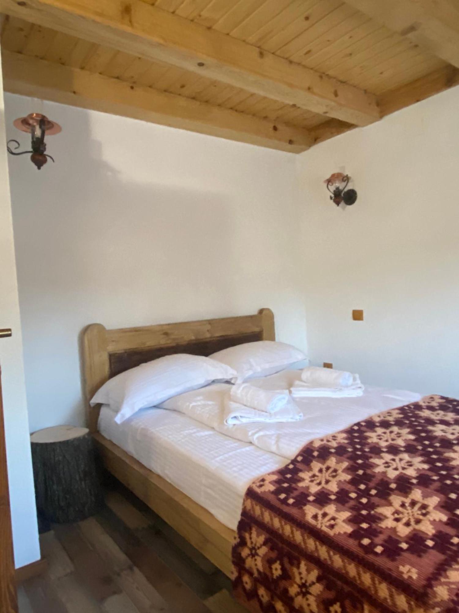 Casa Cu Sindrila Βίλα Vălenii de Munte Εξωτερικό φωτογραφία