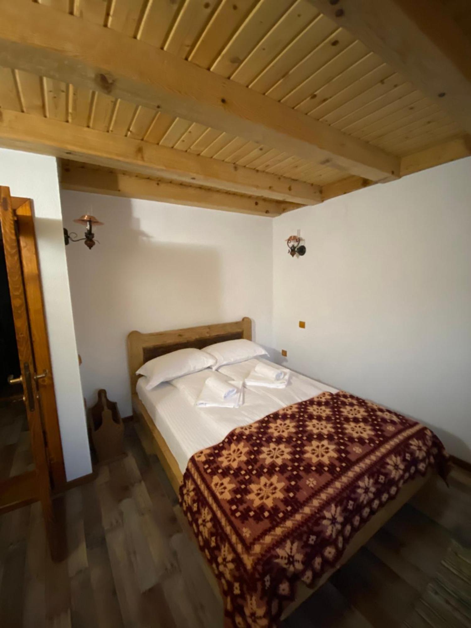 Casa Cu Sindrila Βίλα Vălenii de Munte Εξωτερικό φωτογραφία